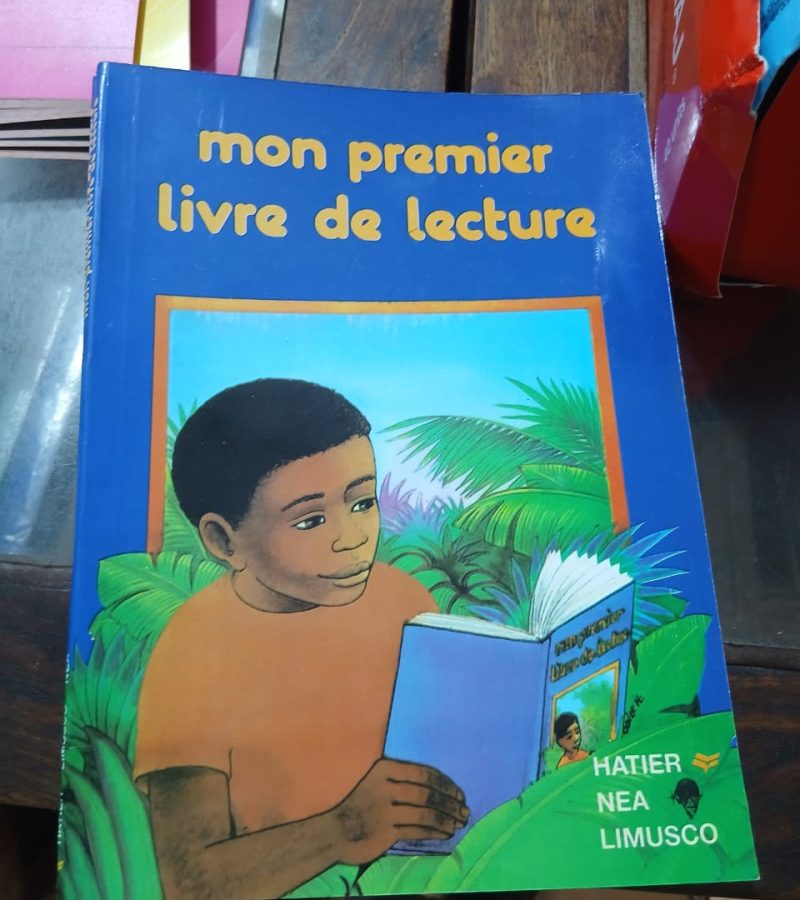 livres-scolaires-colombo-sophia-lome.jpg
