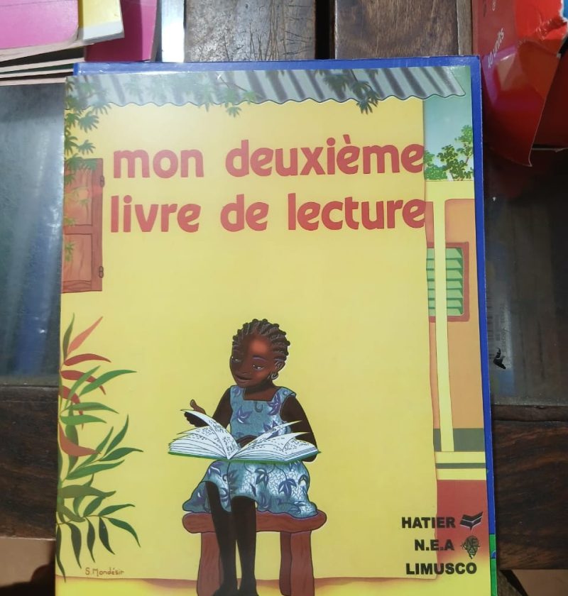 livres-scolaires-colombo-sophia-lome.jpg